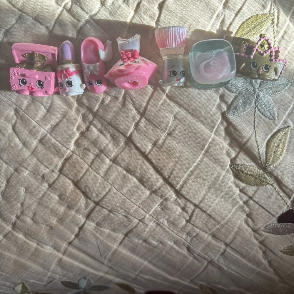 Cute Pink Shopkins Collectible Toy Set
